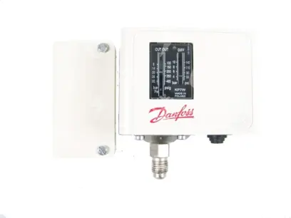presostat DANFOSS vysokotlaký, KP6W, 8,0- 42,0 , auto, diference 4,0 - 10,0 , SPDT, šroub. 1/4